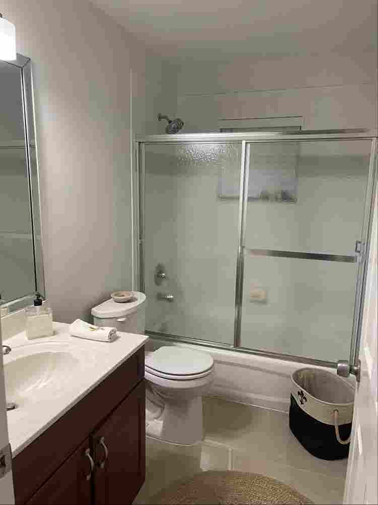 Room available to rent