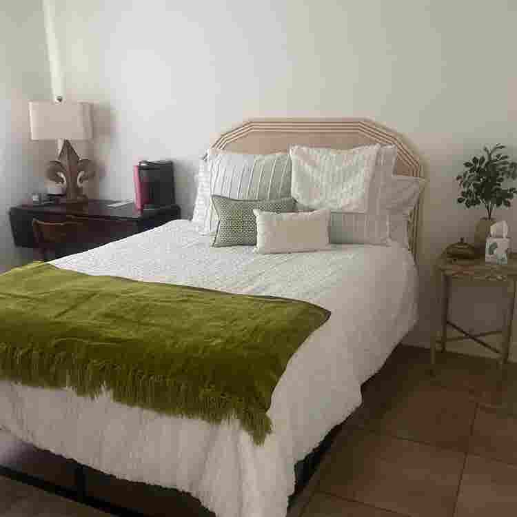 Room available to rent