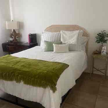 Room available to rent