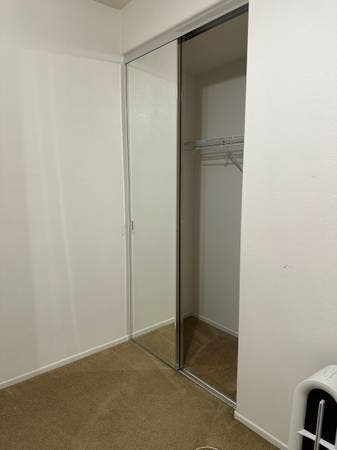 PRIVATE BATH, SAFE, NEAR FWY,