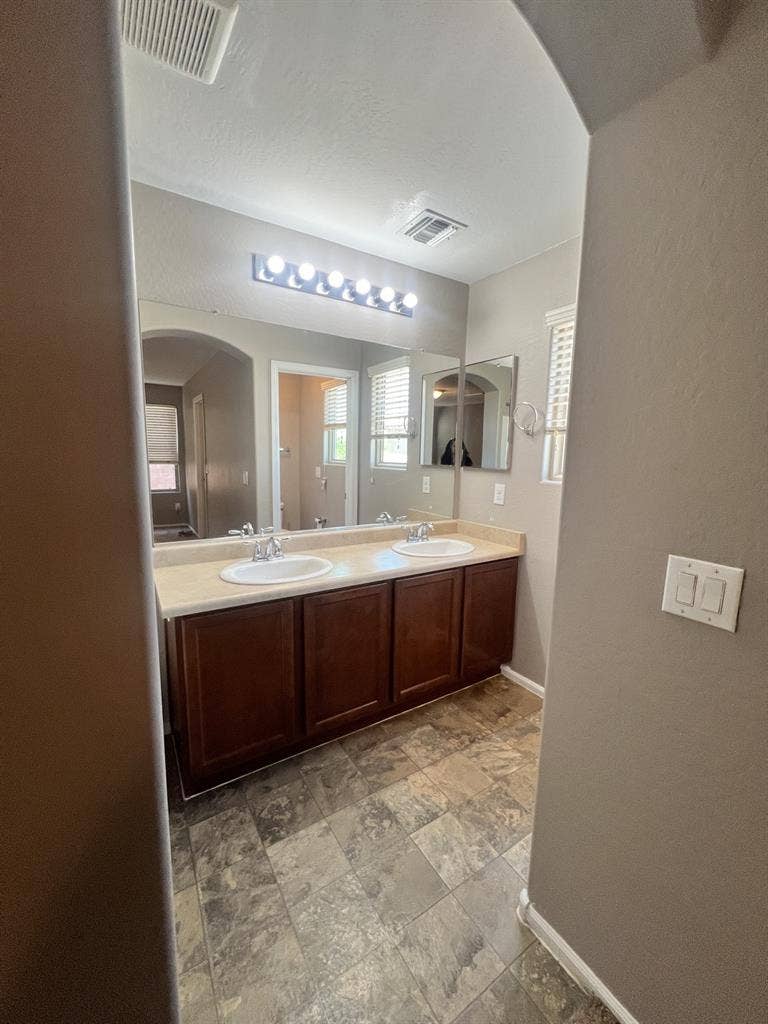 Master room all bill included!!!