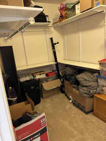 Looking for roommate
