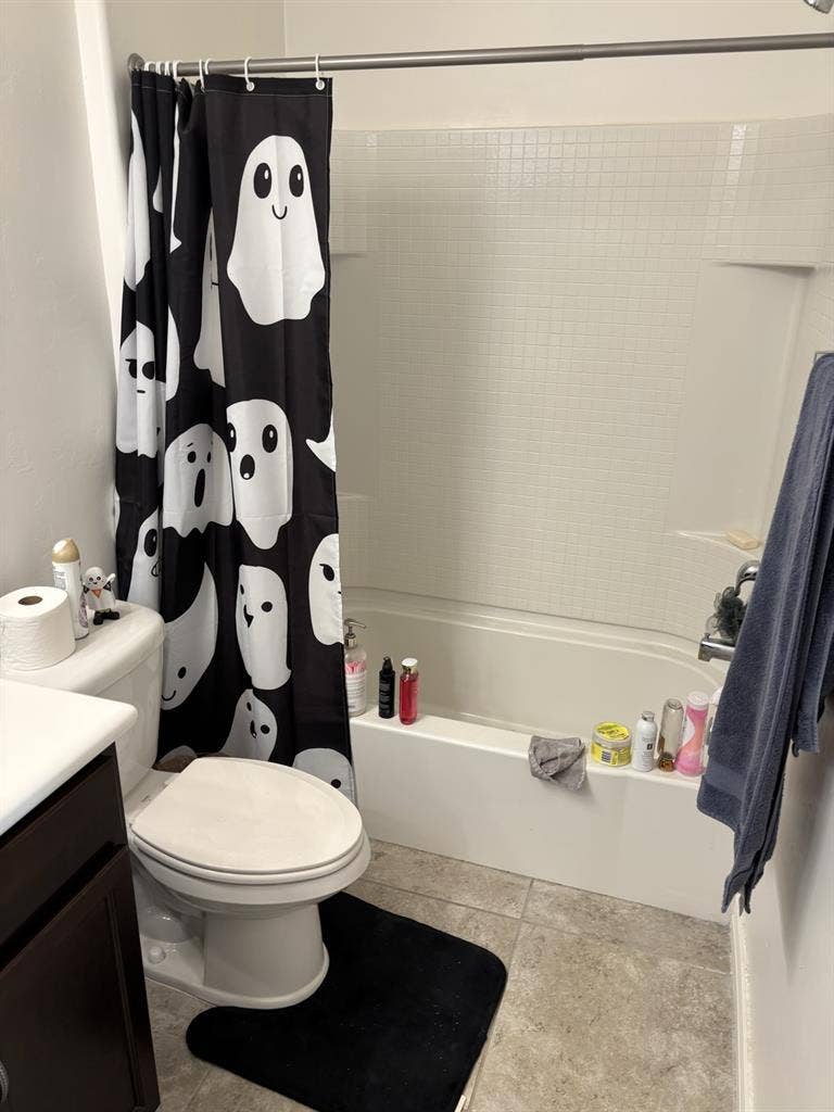 Looking for roommate