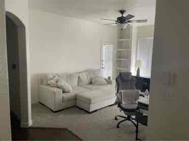 Looking for roommate