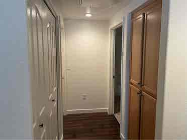 Looking for roommate