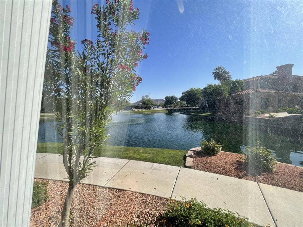 Looking for roommate