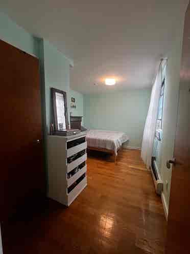 Priv Room/Bath Near CP North