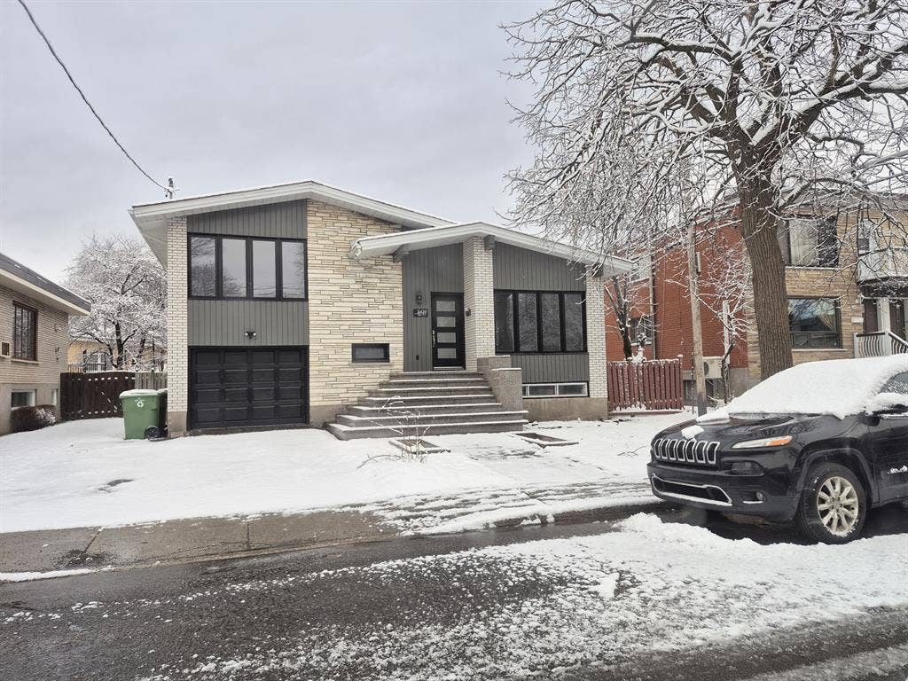 Amazing split levels house for sale