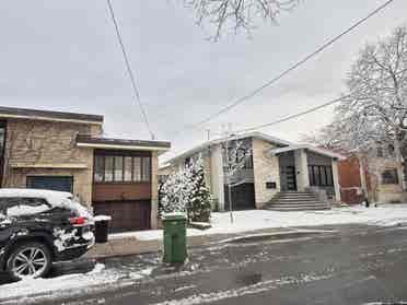 Amazing split levels house for sale