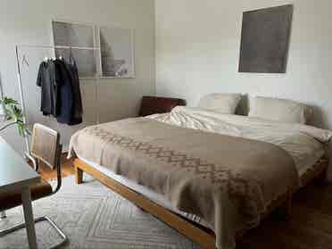 Seeking Roommate in Beverly Hills