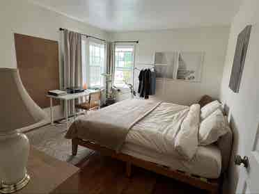 Seeking Roommate in Beverly Hills