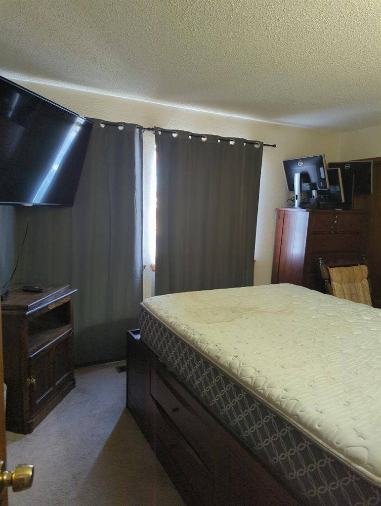 Room for rent in shared housing