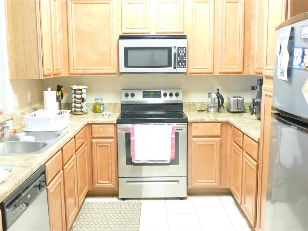 Room by Millenia lakes 2bedroom