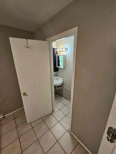 Private Bdrm W/ Private HALF Bath!