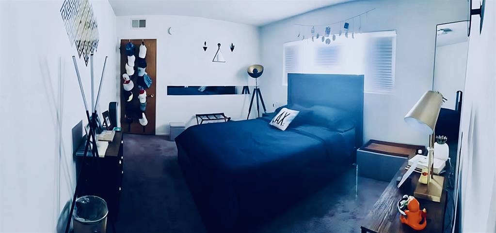 Large unfurnished room+PRIVATE bath