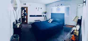 Large unfurnished room+PRIVATE bath