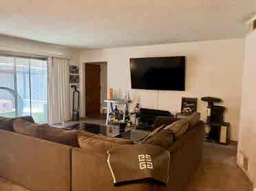 Large room & private bath in WeHo
