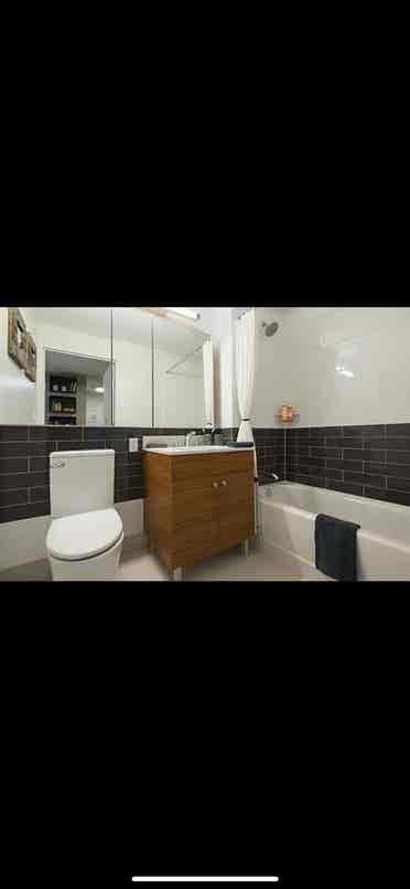 Single 
Bedroom in 2 bedroom apt