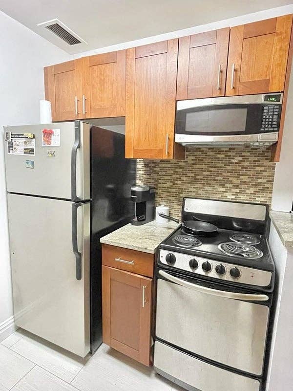 😍 Cheap Room in Midtown South 😍