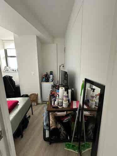 😍 Cheap Room in Midtown South 😍
