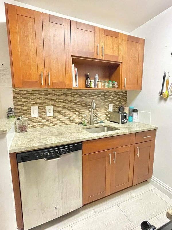 😍 Cheap Room in Midtown South 😍