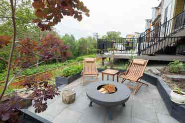 Room for rent in stylish townhome!