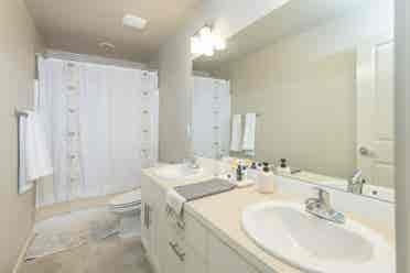 Room for rent in stylish townhome!