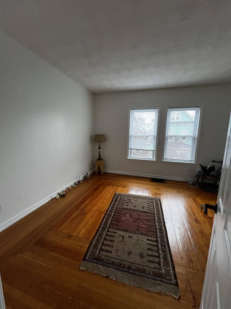 Looking for a roommate