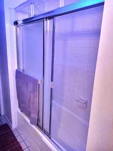 Room Near Downtown & UT Campus