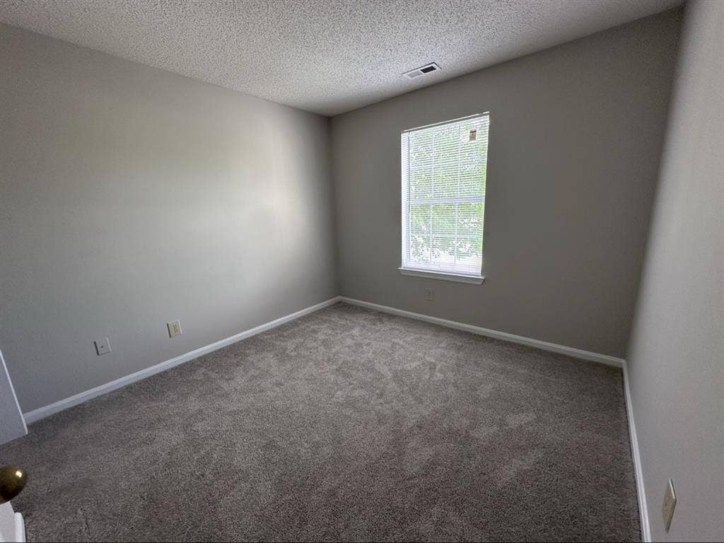 Bedroom For Rent