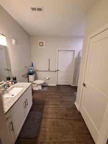 Private room & bath lease takeover!