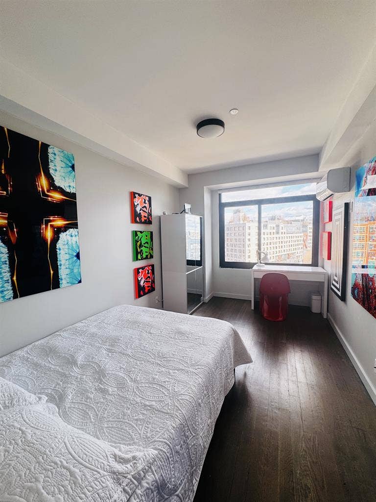 Large Bedroom/2BR Artist Penthouse