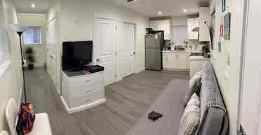Private Room w balcony - June 1st
