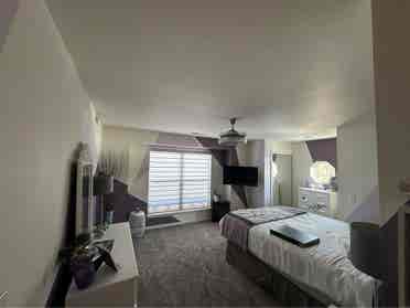 Looking for A nice roommate!!