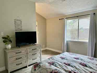 Master bedroom for rent
