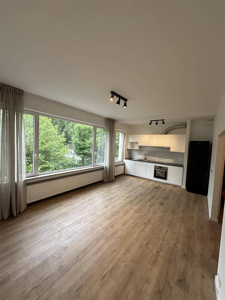 Fully Renovated 2-Bedroom, Wiener