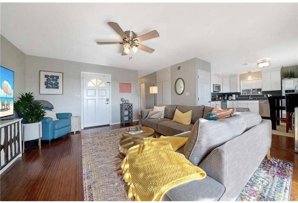 Private Room & Bath, Beach Walkable