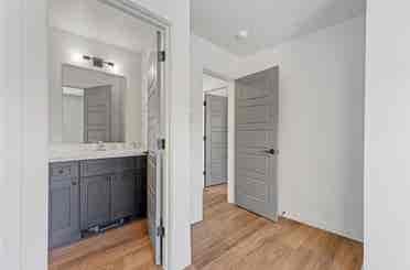 Looking for a roommate!