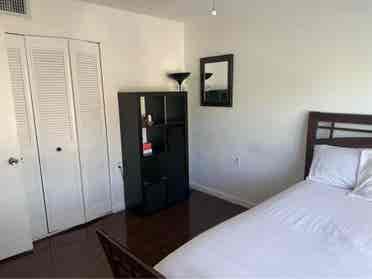 Room with bathroom for rent Wynmoor