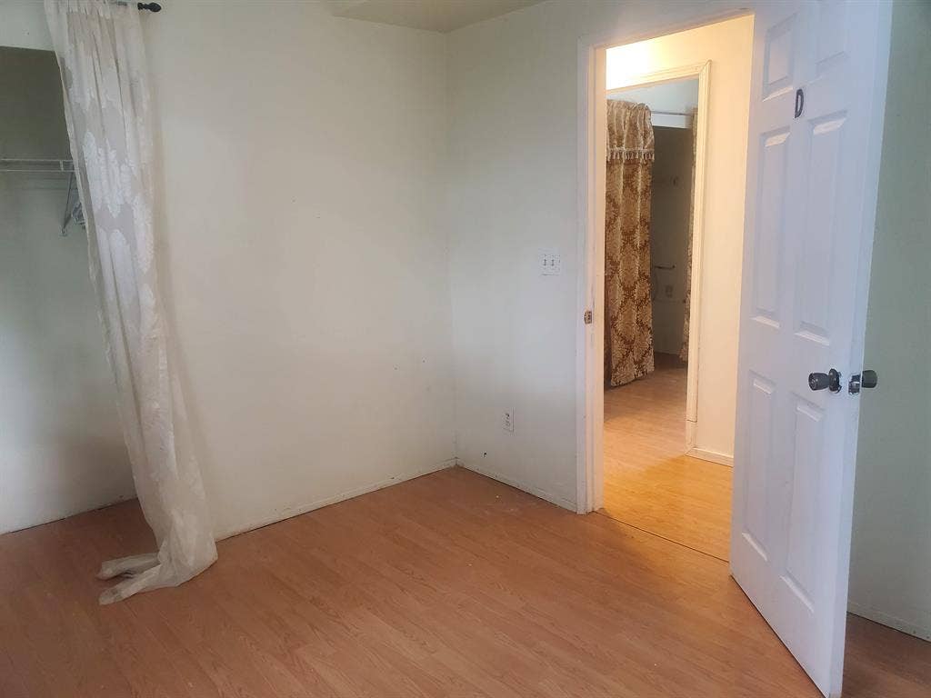 Quiet private room in Renton