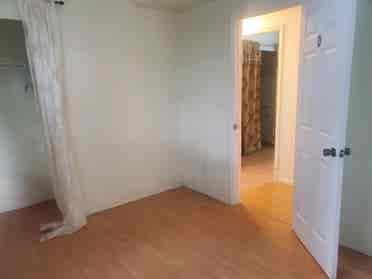 Quiet private room in Renton