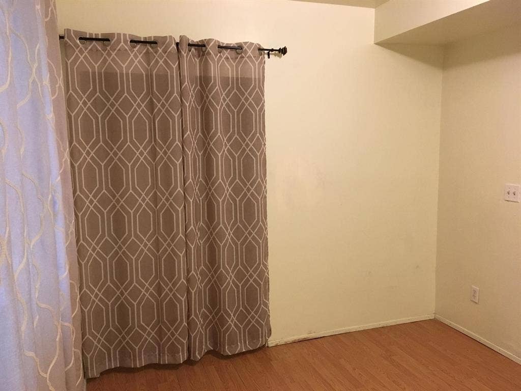 Quiet private room in Renton