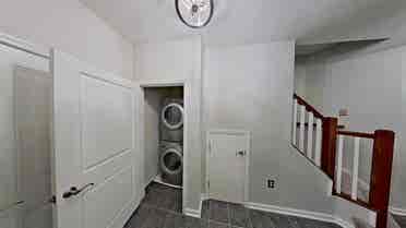 Large BDR w/Bath - 1BDR Per Level