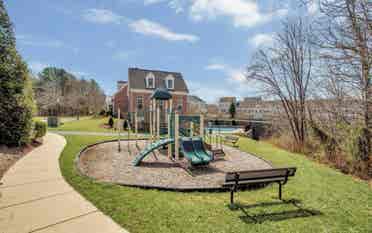 Large BDR w/Bath - 1BDR Per Level