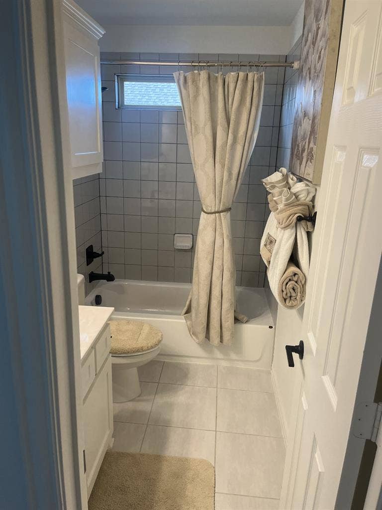 Large Furnished Bedroom + Bathroom