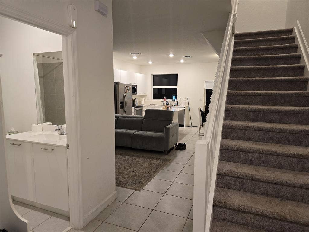 ROOM FOR RENT