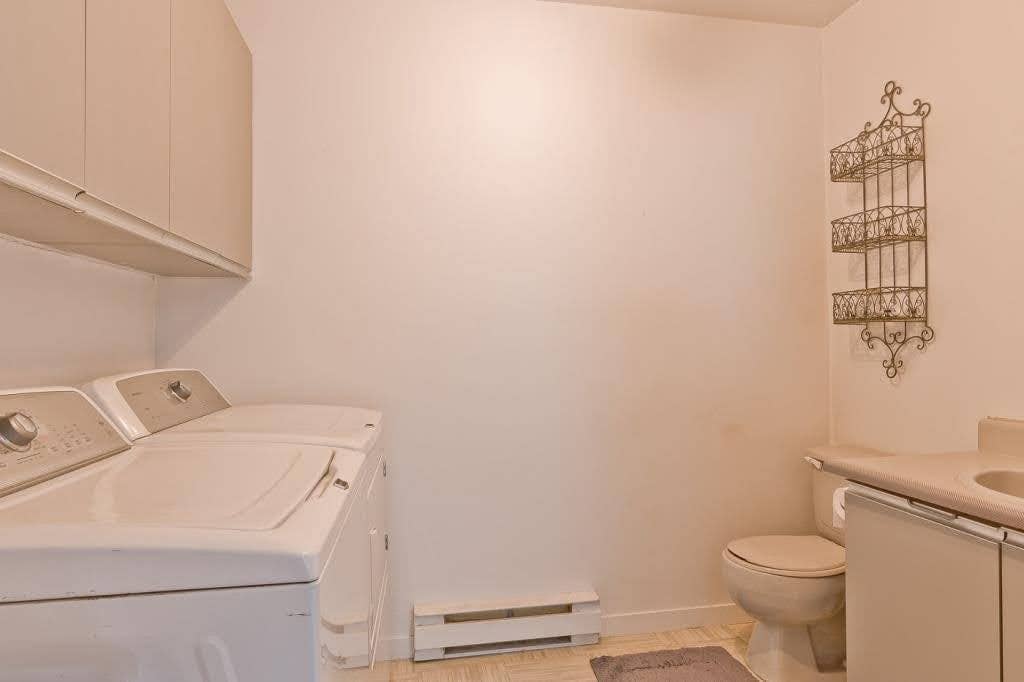 Baths - Apartment