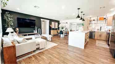 Modern Bath Home, All included