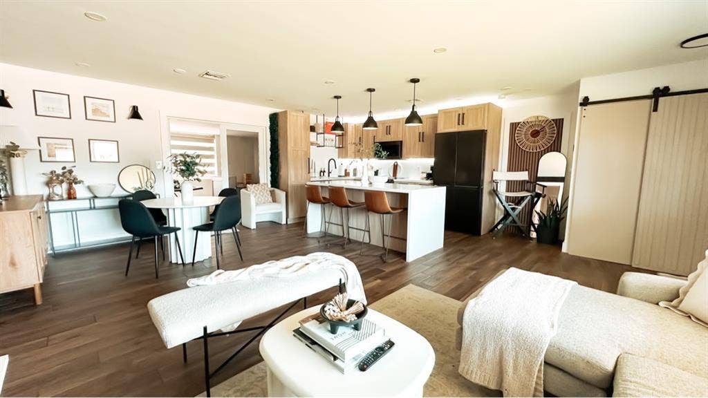 Modern Bath Home, All included