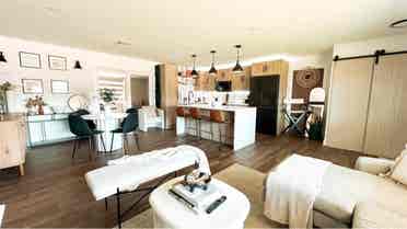 Modern Bath Home, All included